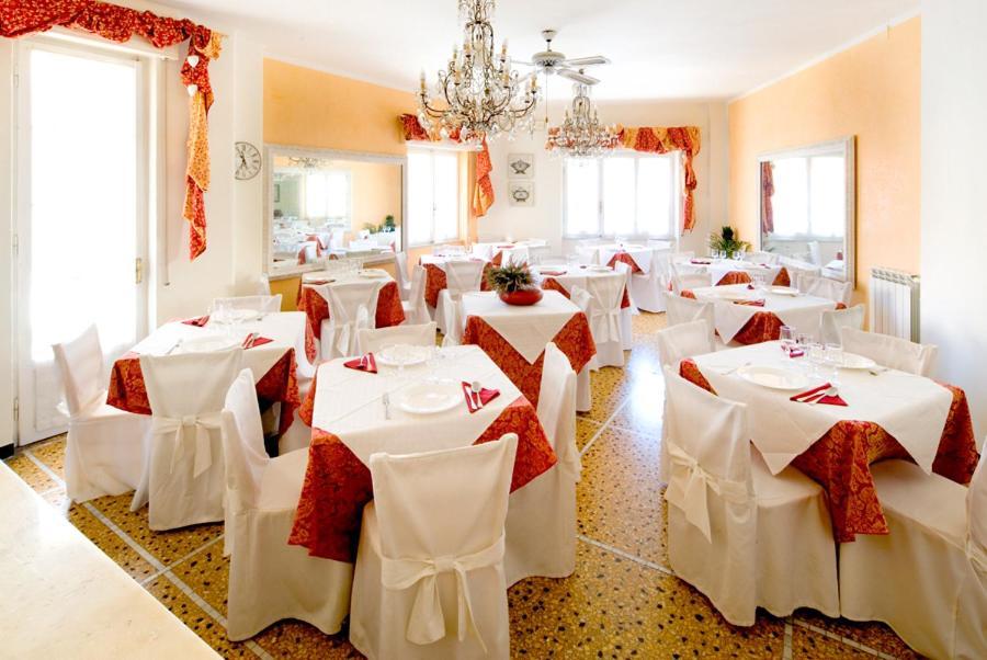 Hotel Gabbiano Alassio Kültér fotó